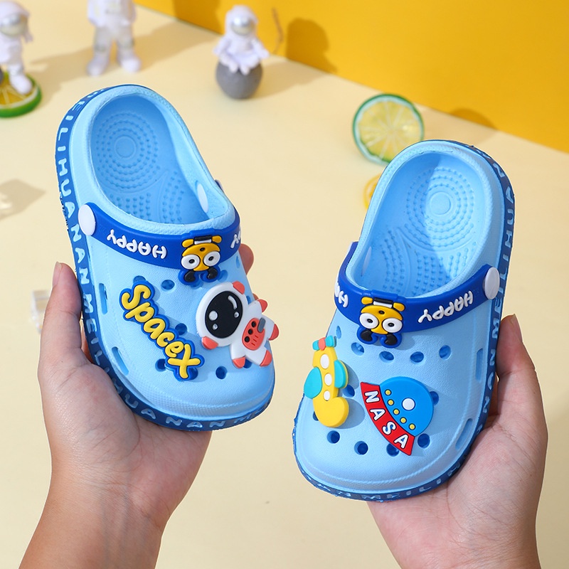 Dép sục cho bé trai và bé gái có quai chất Eva siêu nhẹ từ 1 - 5 tuổi mẫu ong phi hành gia