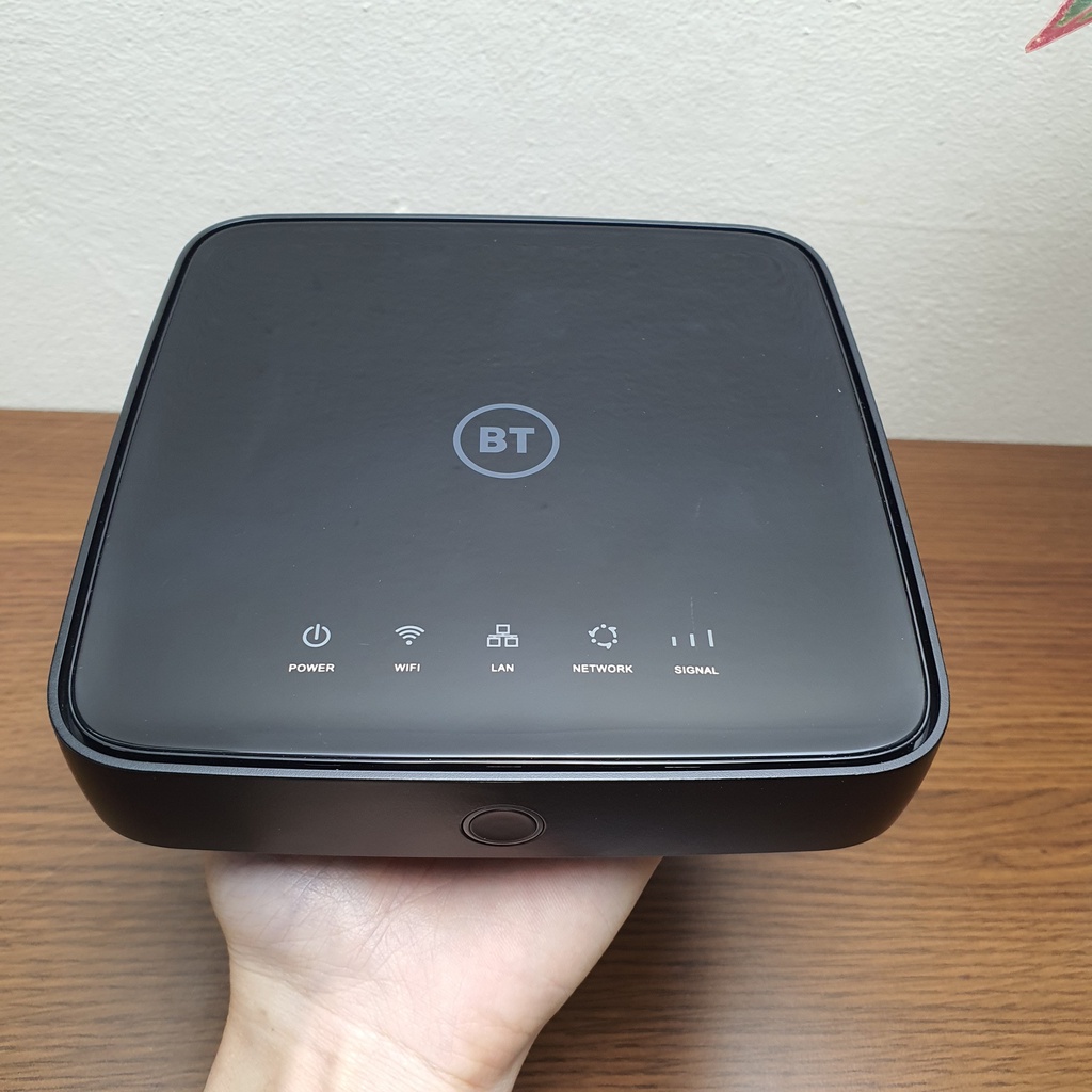 Bộ Phát Wifi 3G/4G Alcatel HH70 – Tốc độ 300Mbps – Kết nối 64 user cùng lúc – Hỗ trợ 2 băng tần