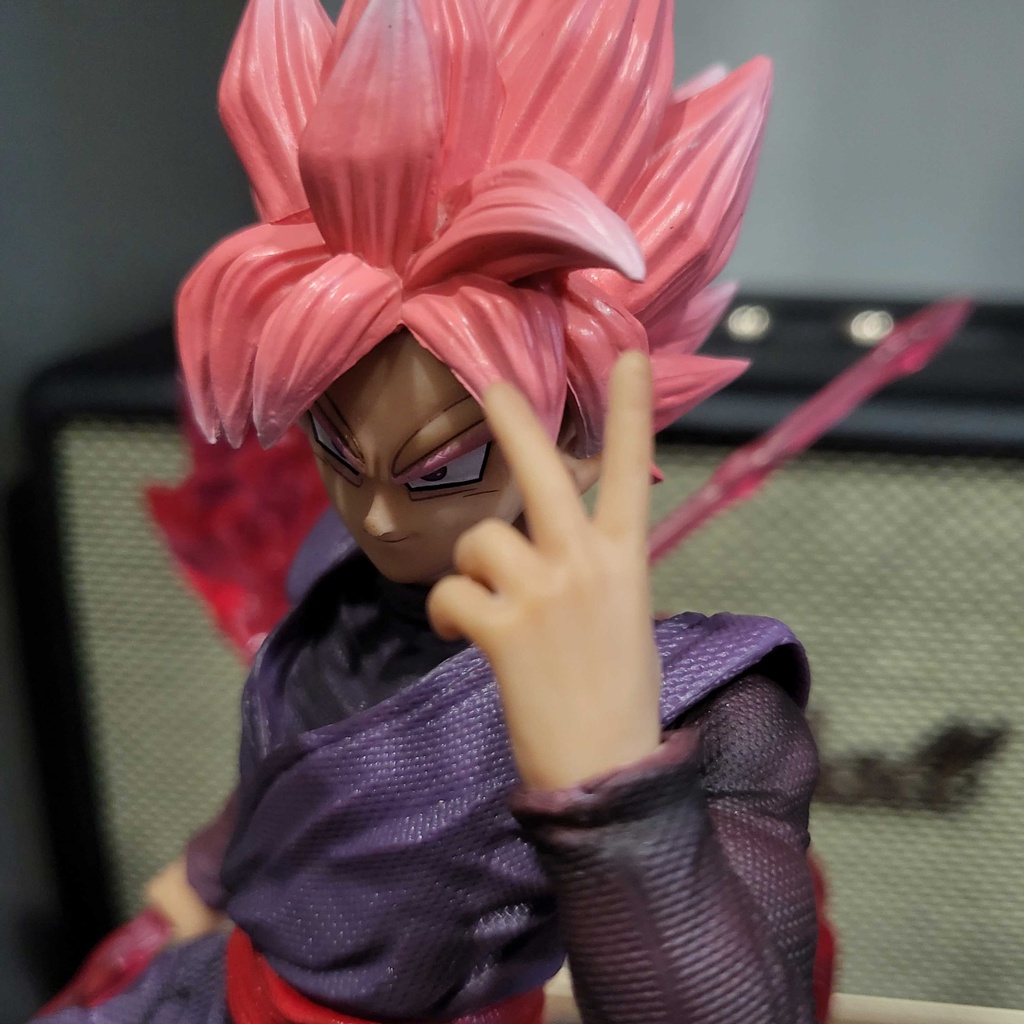 Mô hình Black Goku Super Saiyan Rose 28 cm có LED