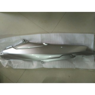 Ốp sườn Sirius bạc Yamaha