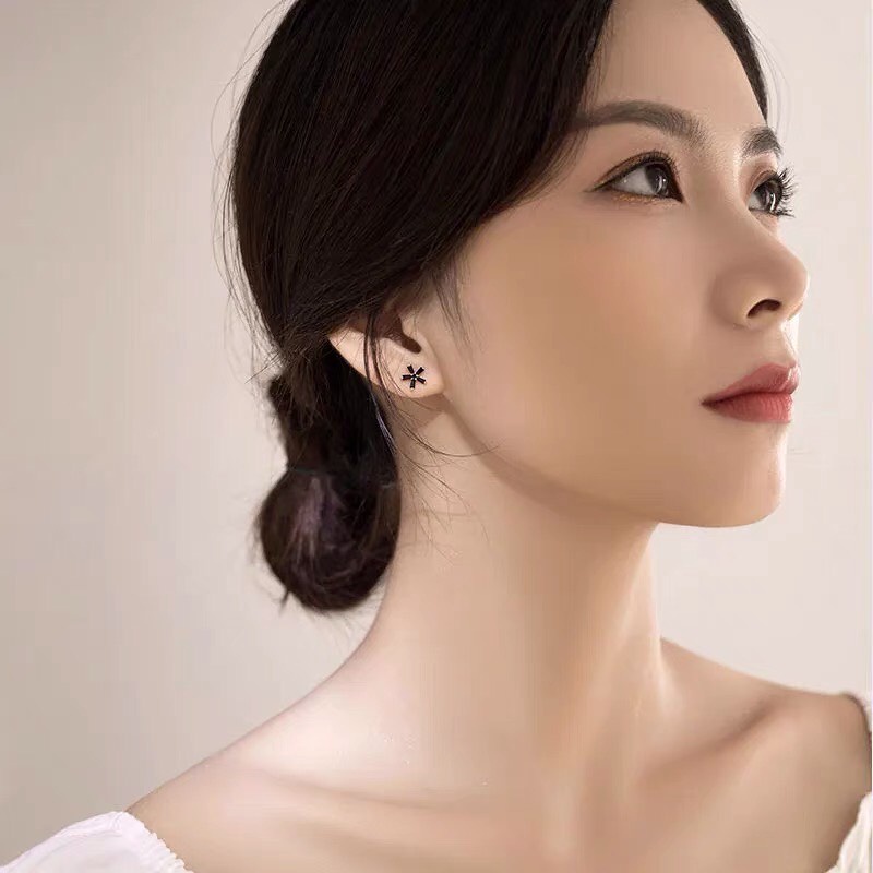 Bông Tai Nữ - Khuyên Tai Bạc 925 Thiết Kế Hoa Năm Cánh Phối Đá Đen Huyền Bí - KT0034