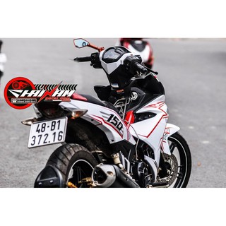 Tem trùm exciter 150 trắng chỉ đỏ