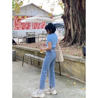 Áo croptop cổ xẻ Bazic one