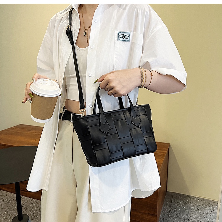 Túi xách tay IELGY đeo vai đan sợi thời trang cho nữ