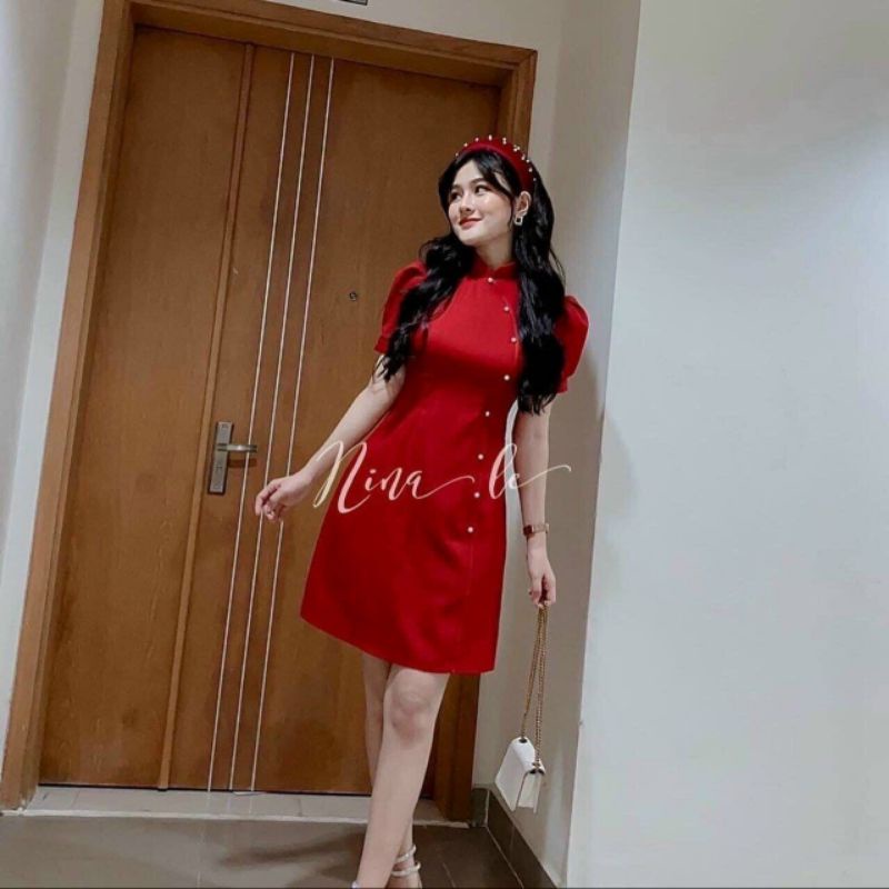 ĐẦＭ ĐỎ CỔ TÀU NÚT LỆCH