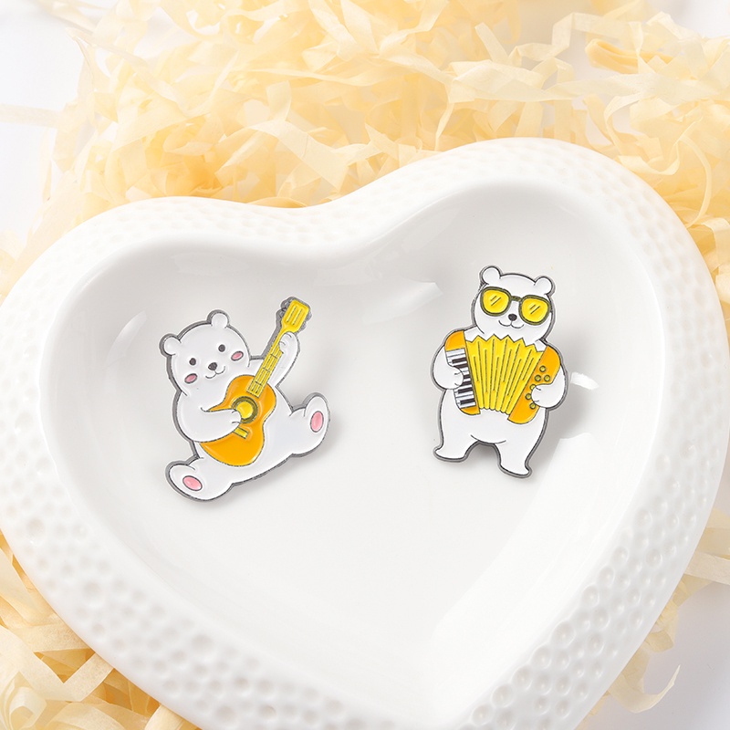 Ghim Cài Áo Hình Gấu Trắng Dễ Thương Tráng Men 5 Kiểu Dáng Tùy Chọn