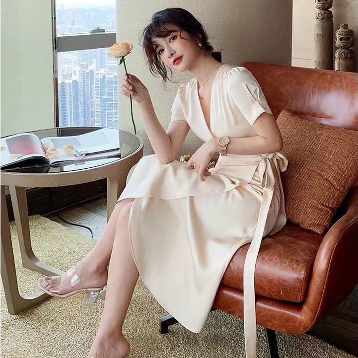 Đầm lụa satin xẻ tà đắp chéo phong cách Hàn Quốc siêu xinh