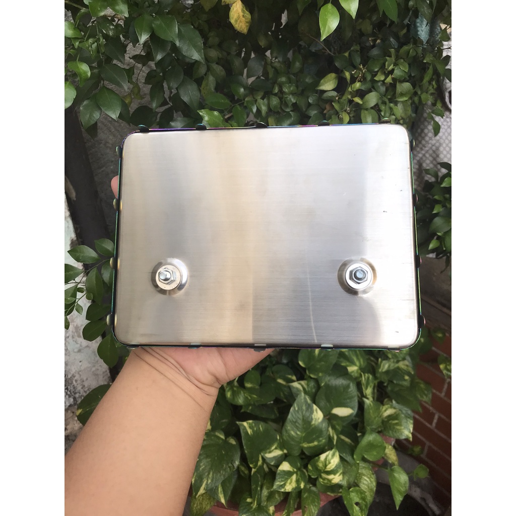Khung viền biển số titan không phai màu đồ chơi trang trí xe máy