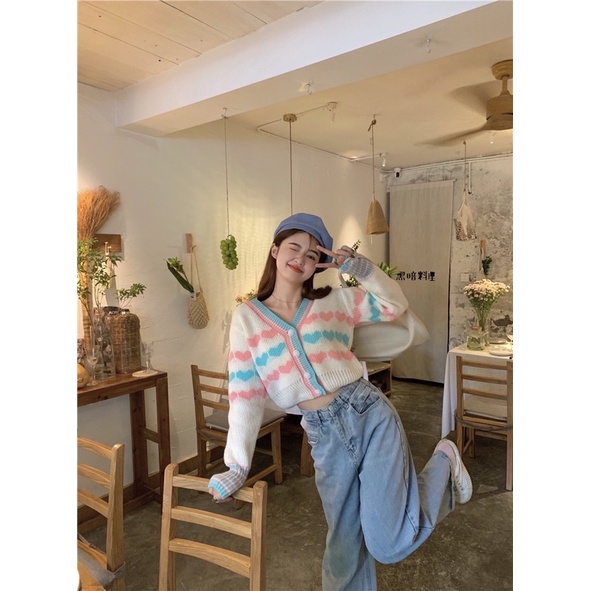 Áo khoác len lửng cổ tim họa tiết hình tim