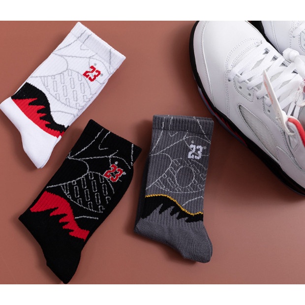 Vớ Tất cotton thể thao cao cổ Nam Nữ phong cách trẻ trung, năng động.