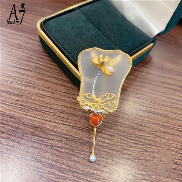 Ghim Cài Áo Hình Hoa Sen Đính Ngọc Trai Kiểu Mới Bắt Mắt Thời Trang Cho Nữ S925