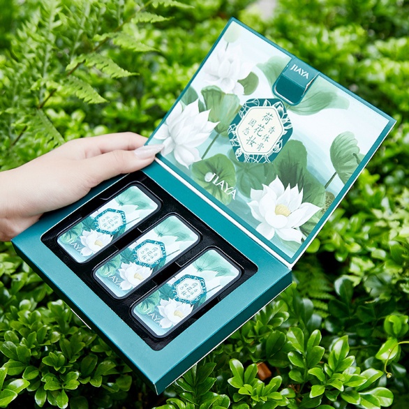 Bộ 3 Qùa tặng Nước Hoa Nữ Hình Hoa Sen Trắng Tinh Khiết dạng sáp Đặc, độc lạ, tinh tế và sang trọng, nhỏ gọn 15g
