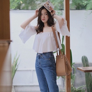 Áo croptop trễ vai tay loe xoè Chiếc lá bay - by SugarG