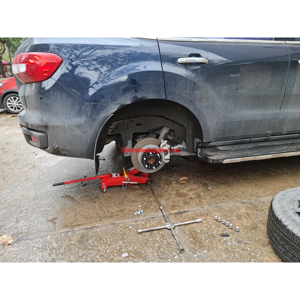 Miếng Đệm Lốp Xe Ford Everest