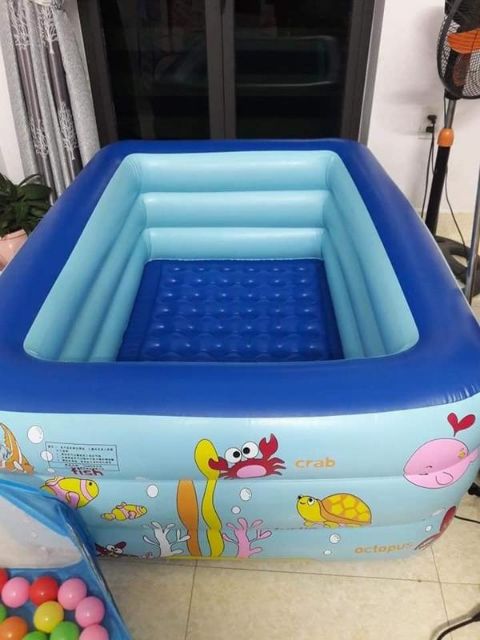 Bể bơi đủ kích thước cho bé