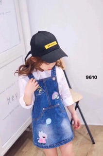 Váy yếm bò bé gái