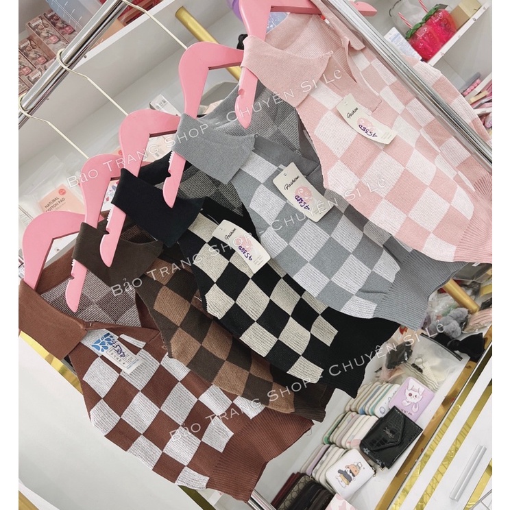 Áo 3 Lỗ Len Kẻ Mongtoghi Cổ Bẻ Nhiều Màu Phong Cách Ulzzang Hàn Quốc