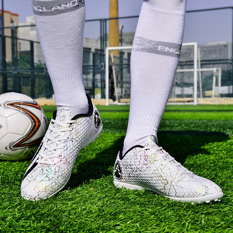 Ready Stock Size 32-45 Giày dùng đá bóng sân cỏ nhân tạo siêu bền dành cho người lớn và trẻ em