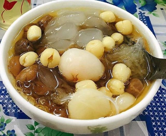 Tách lẻ 100g nhãn nhục. Date luôn mới.