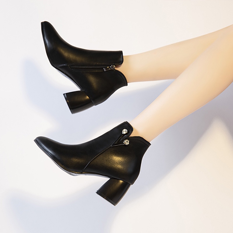 Giày bốt da màu trơn thời trang nữ tính năng động