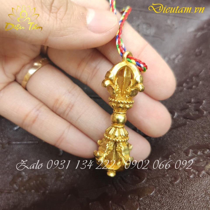 Mặt dây chùy kim cang đeo có kèm dây chỉ ngũ sắc có hộp