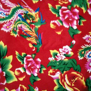 Vải thô chéo hoa hồng và chim công