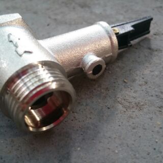 Van 1chiều theo bình nước nóng Ariston