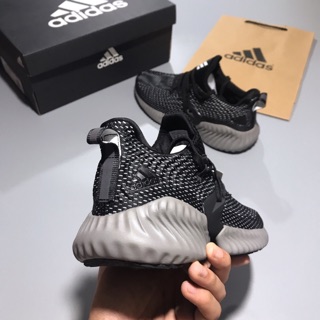 Alphabounce Instinct về đủ size nam, form gọn, gót phản quang