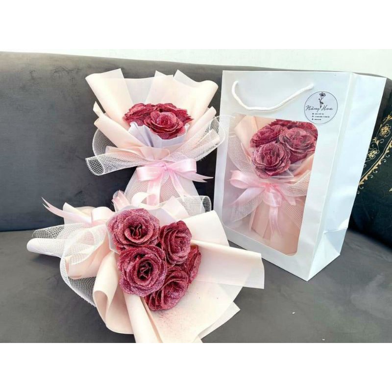 Bó 5 bông Kim Tuyến kèm đèn túi và thiệp