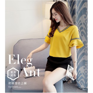 Áo Cổ V Tay Đôi Viền Cách Điệu
