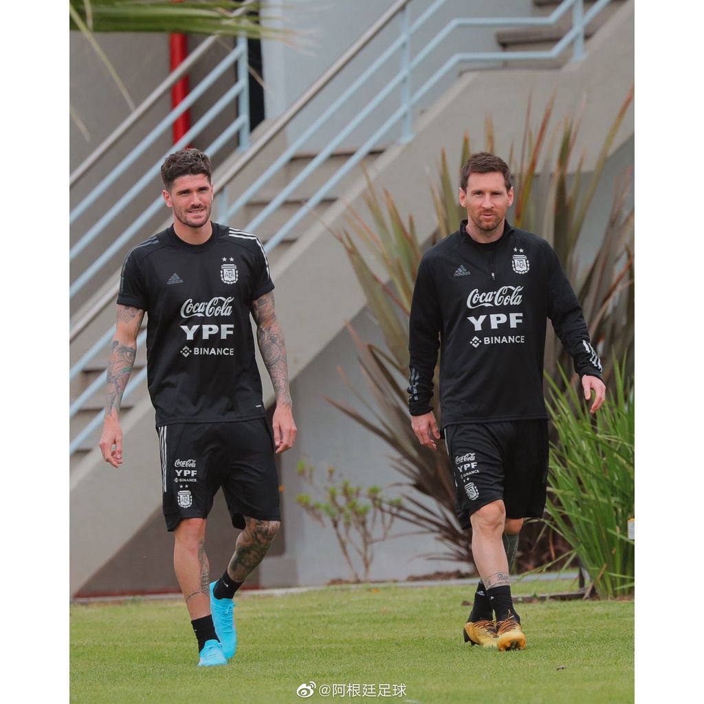 Argentina 22-23  Áo thun bóng đá ngắn tay màu đen S-2XL * 3 sao&chất lượng cao *