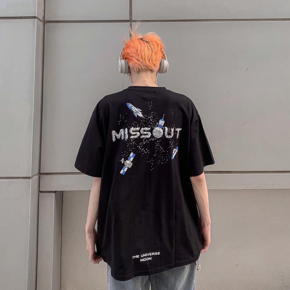 Áo thun Missout Moon universe unisex - missout streetwear local brand over tên lửa (Đen/Trắng) | BigBuy360 - bigbuy360.vn