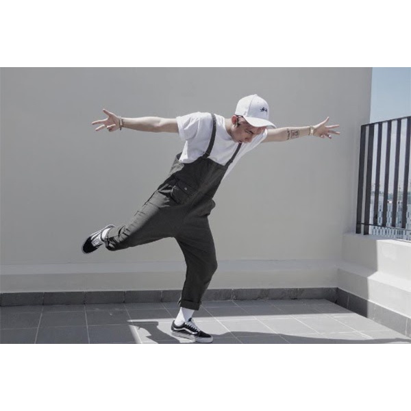 Nón Stusssy trắng Sơn Tùng MTP