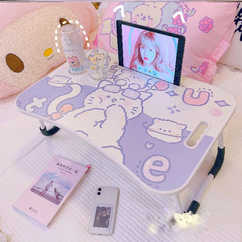 Bàn học gấp gọn thông minh cute có ống cắm bút, ngăn để ipad, dây sạc.