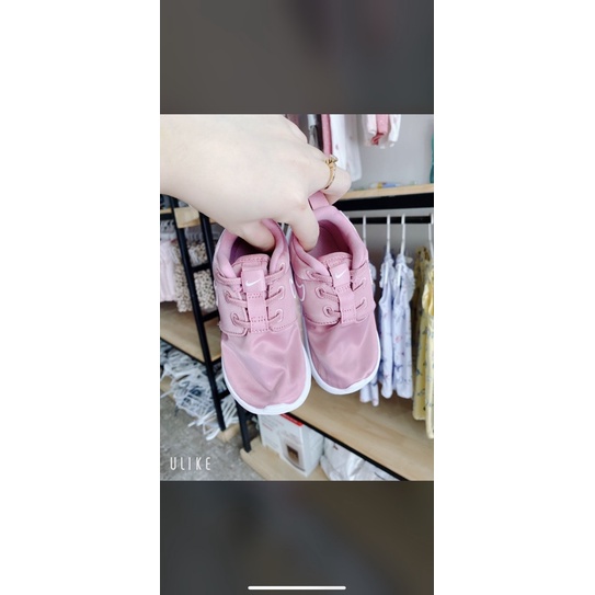 Giày Nikes Auth hồng bé gái Size 6.5 UK (New Mất Tag)