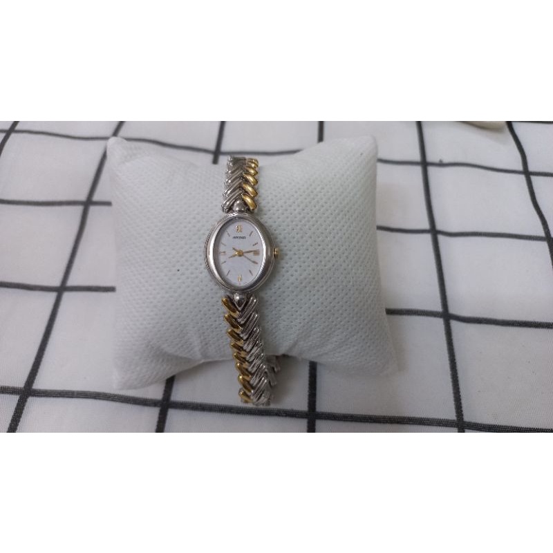 Đồng hồ SEIKO nữ dạng lắc tay