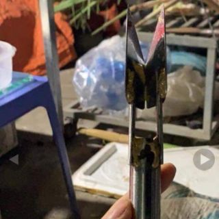 Dụng cụ lấy mắt khóm.