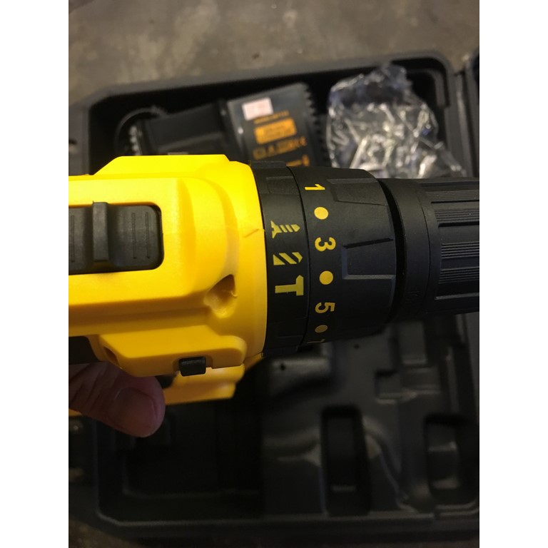 MÁY KHOAN PIN  DEWALT  _ 24V _NHẬP KHẨU