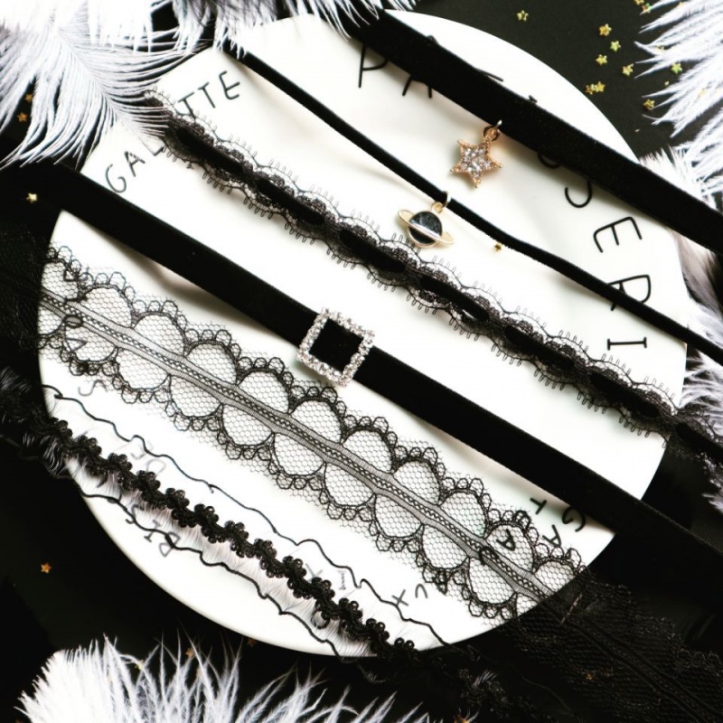 Choker Ren Đen Phối Mặt Ngôi Sao