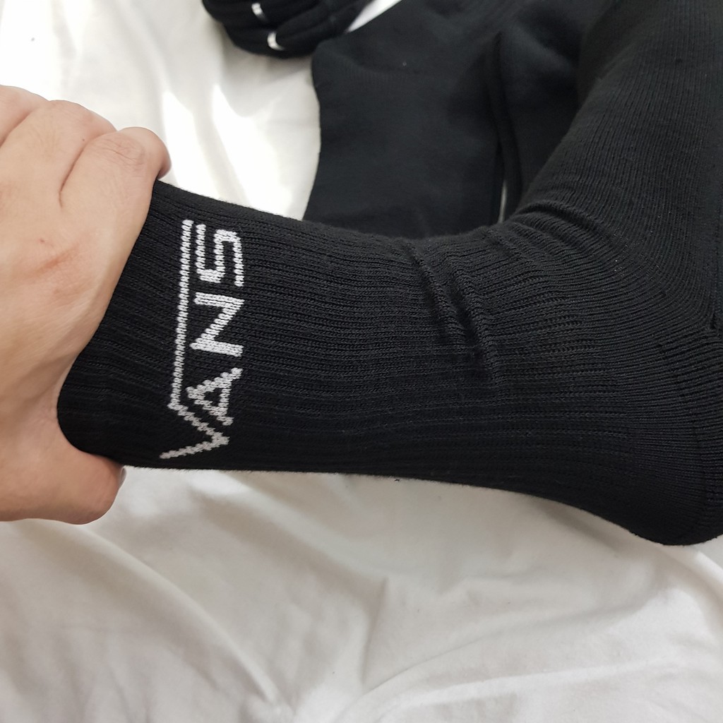 Tất thể thao cao cổ Vans Đen  - Free ship + Quà tặng Loved socks by TatsTats.vn