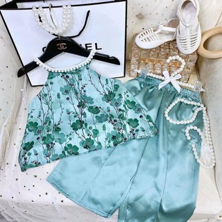 Bộ lụa hoa mai cổ yếm bé gái