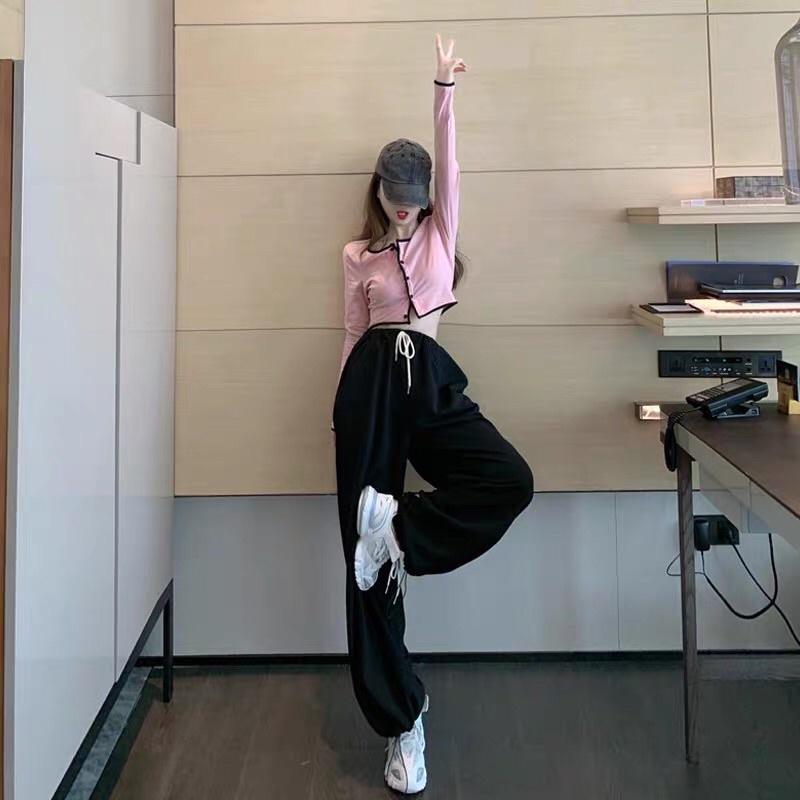 Áo kiểu croptop tay dài phối đính cúc cá tính cho nữ