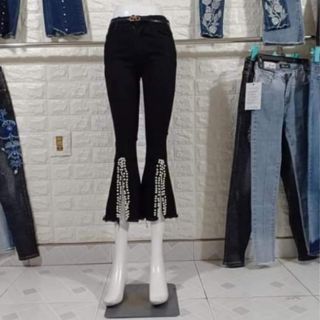 Quần Jeans Ống Loe Đính Cườm