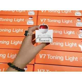 Kem dưỡng trắng da V7