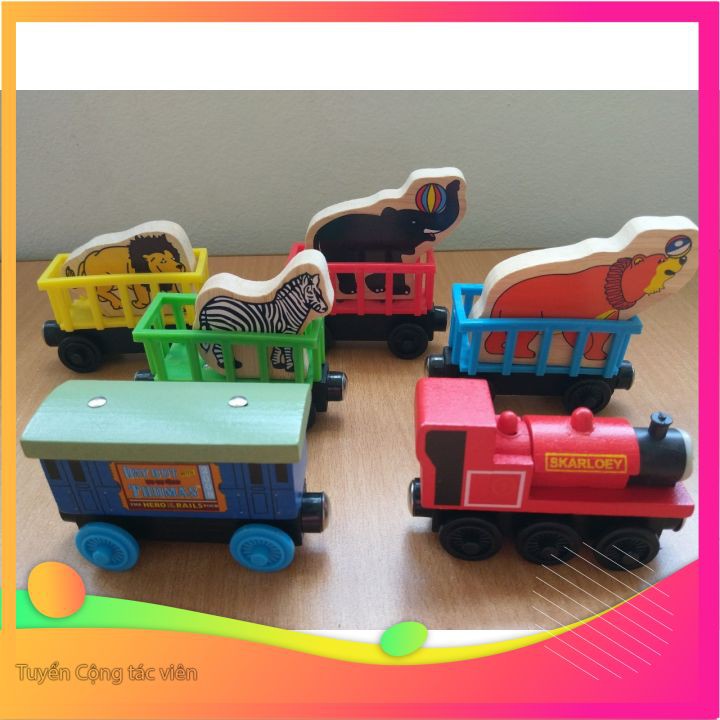 Đoàn tàu hoả Thomas nam châm -  chở thú