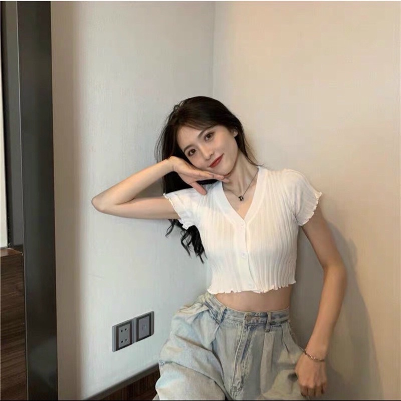 Áo len cộc tay croptop 3 cúc cài hót hit