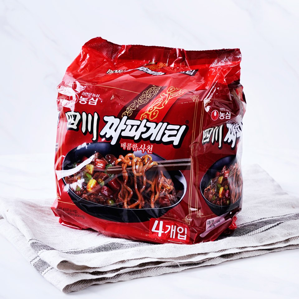 Mỳ tương đen cay sachun chapagetti 137g *4 gói
