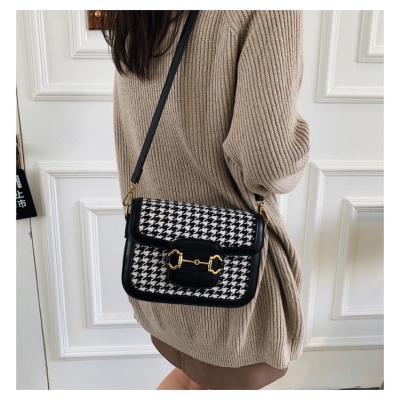 Túi Xách Nữ - Túi Đeo Chéo Khóa Gài Phong Cách Trẻ Trung Thời Thượng | TXM01