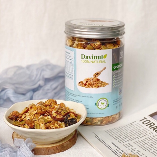 Granola không đường 500g Davinut 50% hạt và quả sấy khô, 50% yến mạch granola giảm cân ăn sáng ít ngọt ăn kiêng