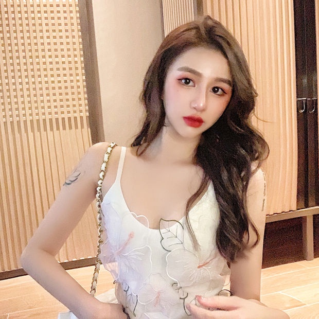 [Hana And Alice] Áo Hai Dây Dệt Kim Họa Tiết Hoa Ba Chiều Gợi Cảm